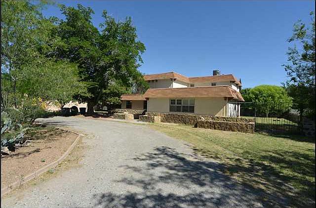 1st image of 725 Green Cove Dr