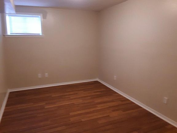 4th image of 900 W 16th St