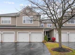 4383 Green Tree Ln S, Whitehall Township, PA