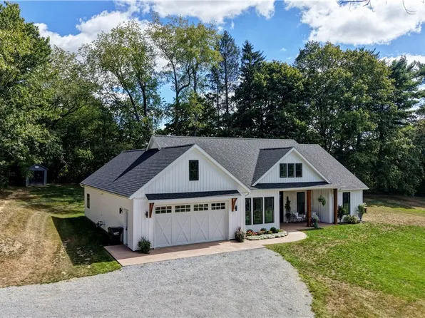 591 N Mill St, Fredericksburg, OH 44627