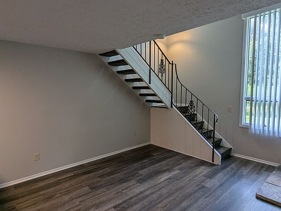 3rd image of 819 Kerns Dr NE APT A