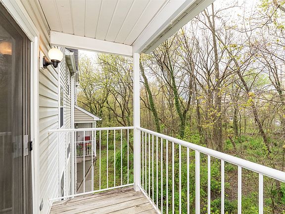 534_McManus_Way_balcony_2