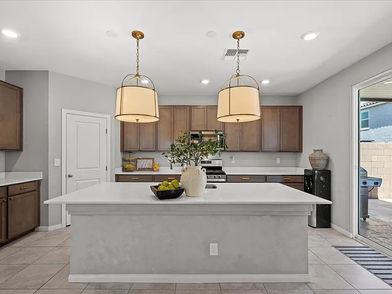 7014 Solano Canyon Ave — Photo 8