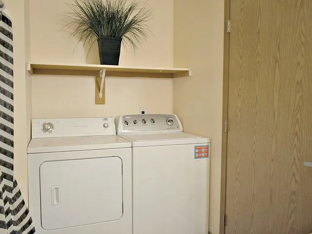 Red Rose Manor — Photo 9
