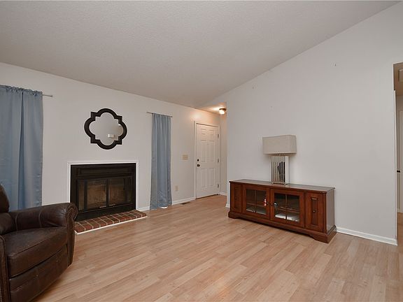 2nd image of 140 Copperfield Dr #B