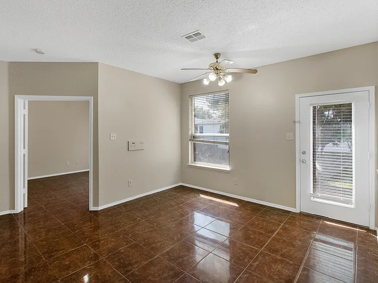 2 Watergrove Ct — Photo 17