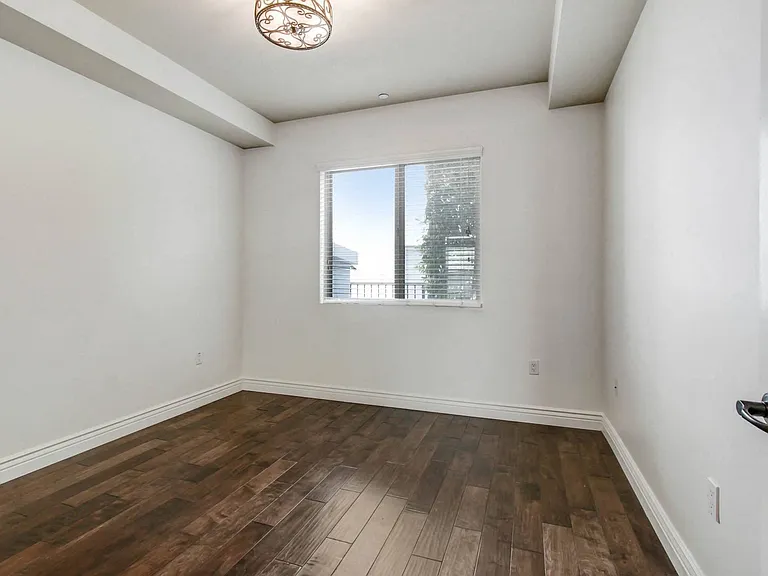 4410 Sepulveda Apartments — Photo 74