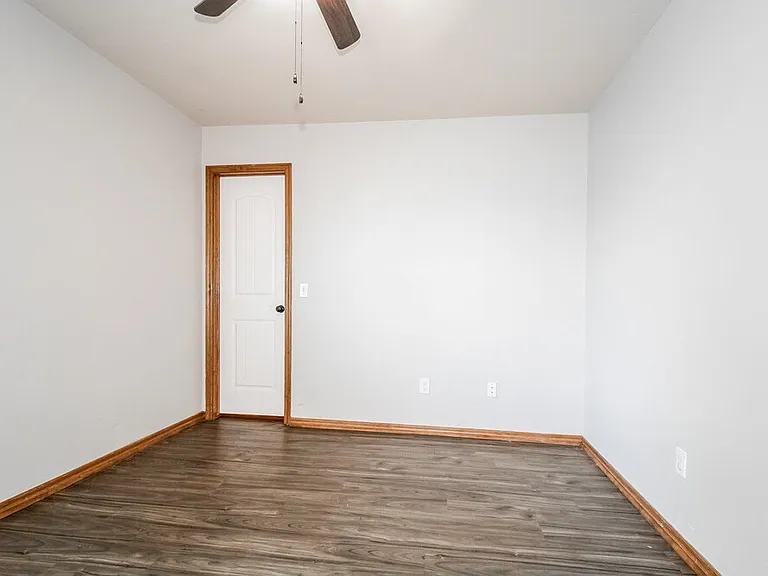 816 Eric Cir — Photo 9