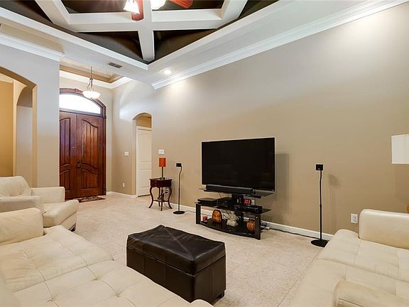 3rd image of 3806 Timberwood Dr