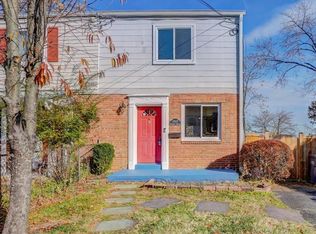 2332 Fairview Ter, Alexandria, VA 22303
