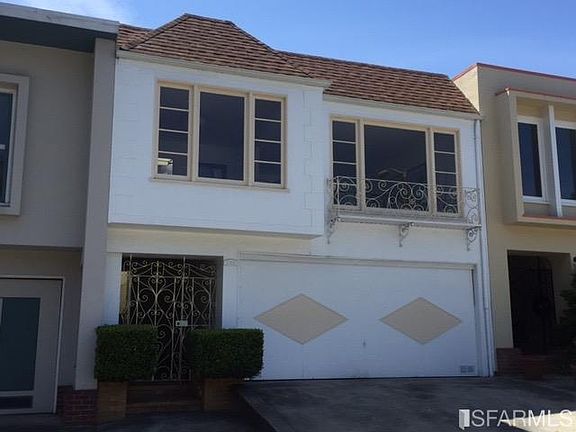 2nd image of 144 Oshaughnessy Blvd