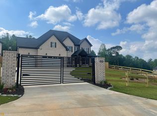 1000 Tab Roberts Rd, Lawrenceville, GA 30043