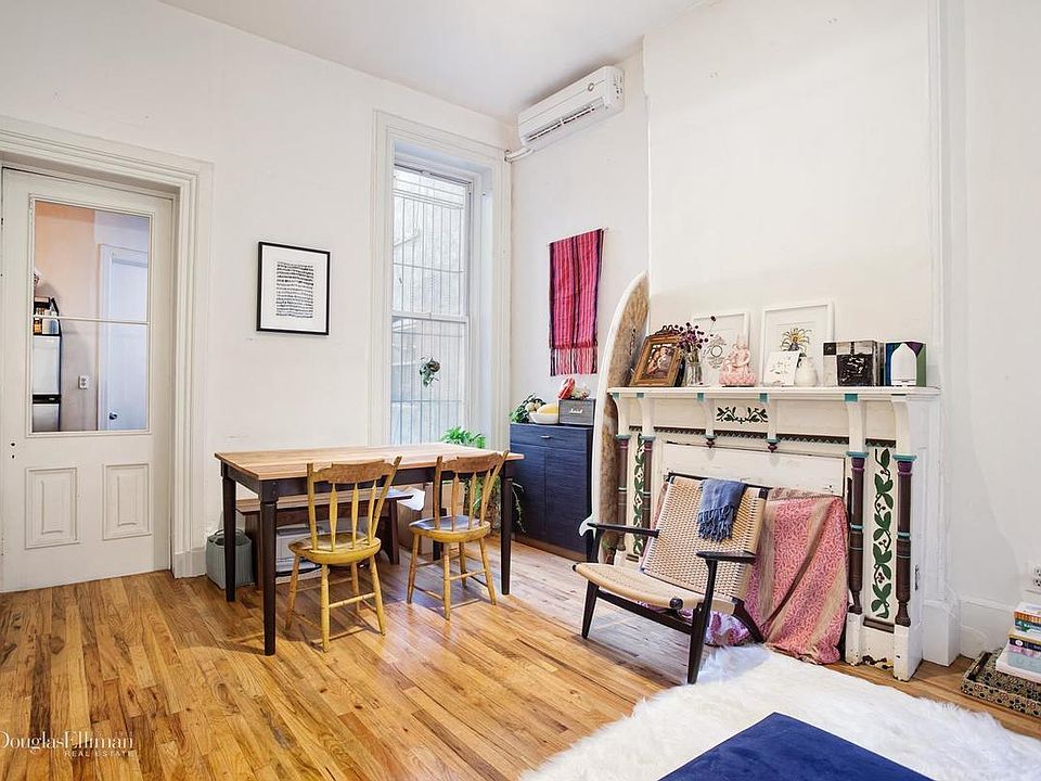 1st image of 1327 Pacific St APT 1R