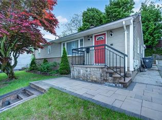 368 Hawkins St, Providence, RI 02904