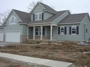 157 Mohican Ln, Pataskala, OH 43062