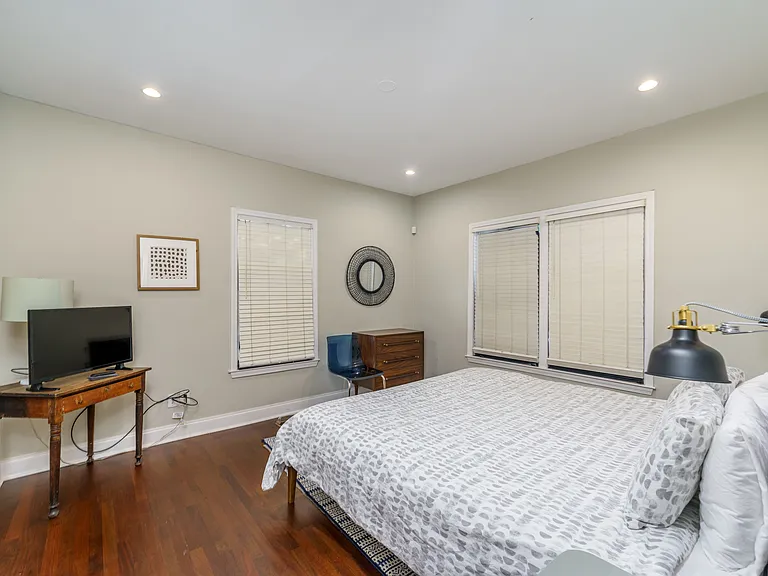 604 Glen Iris Dr NE #1 — Photo 9