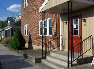 35 Spring Rd APT 4, Carlisle, PA 17013