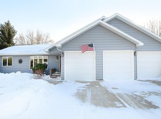 820 6th St SE, East Grand Forks, MN 56721