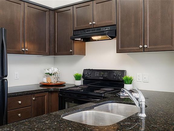 5th image of 1440 Gordon St #109