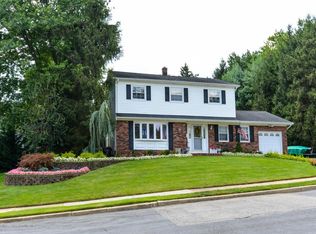 29 Forrest Hill Dr, Howell, NJ 07731