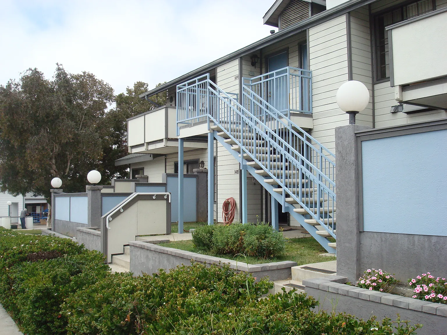 2 bed, 800 sqft, $2,500 — Photo 3