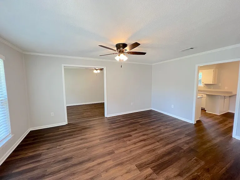 123 Davidson Ave — Photo 3