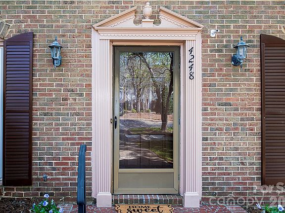 2nd image of 4248 Woodglen Ln