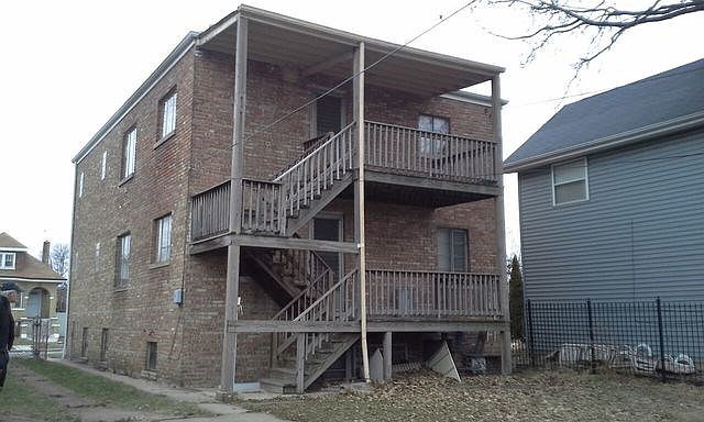 2nd image of 2165 N Merrimac Ave