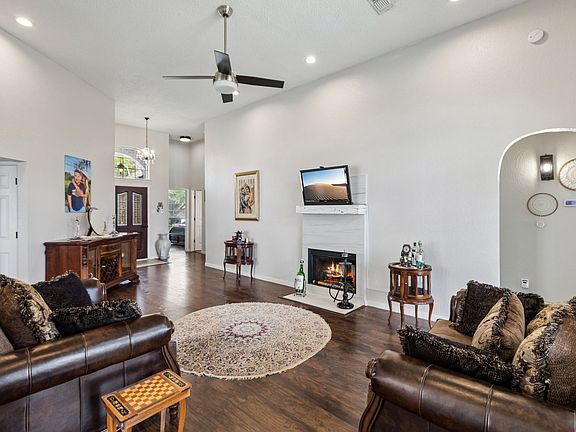 4th image of 4600 Angelina Way