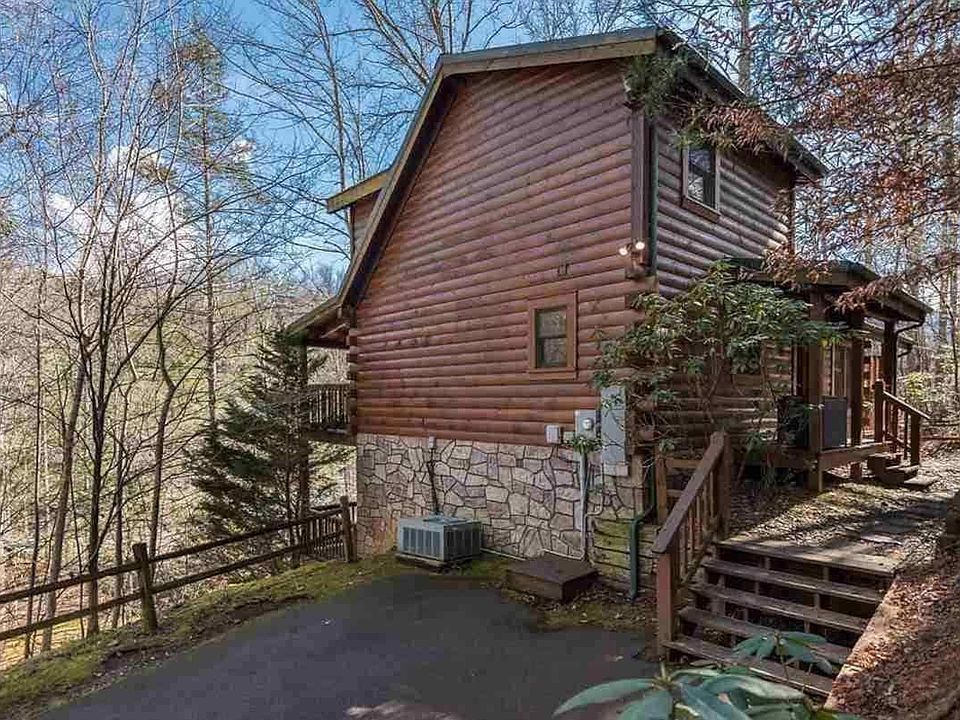 1st image of 639 Black Bear Falls Way