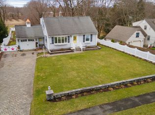 5 S George Washington Rd, Enfield, CT 06082