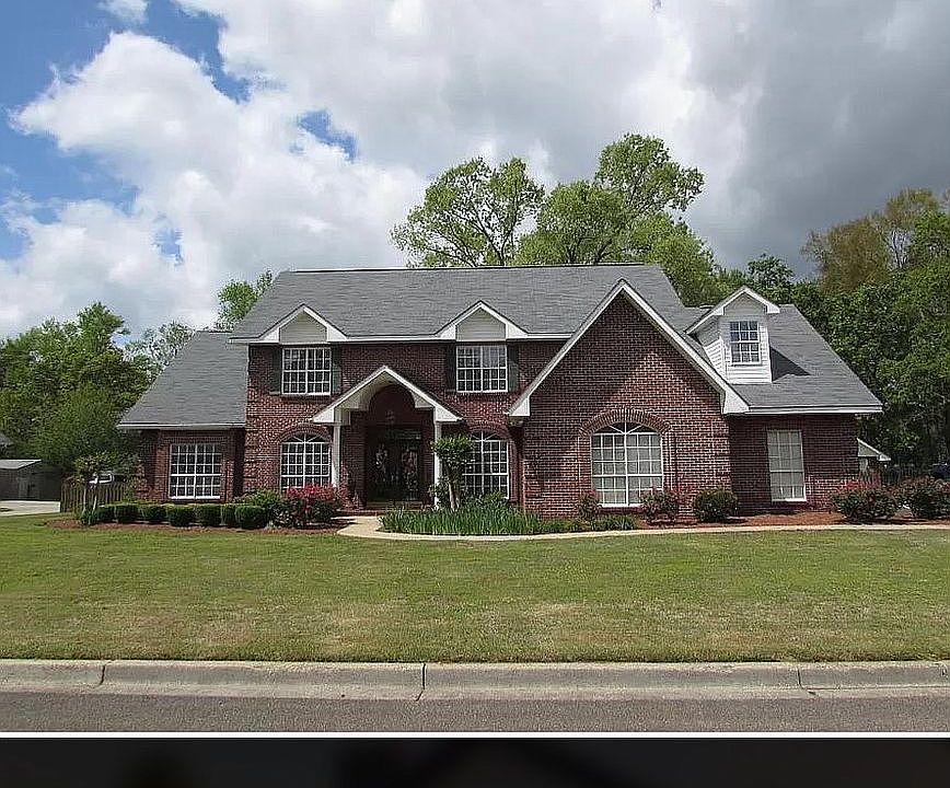 1st image of 1103 Juniper Dr
