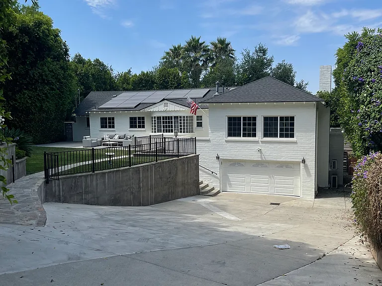16633 Oak View Dr — Photo 9