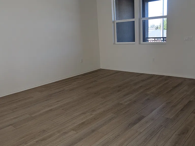2430 E Lincoln Ave #6 — Photo 9