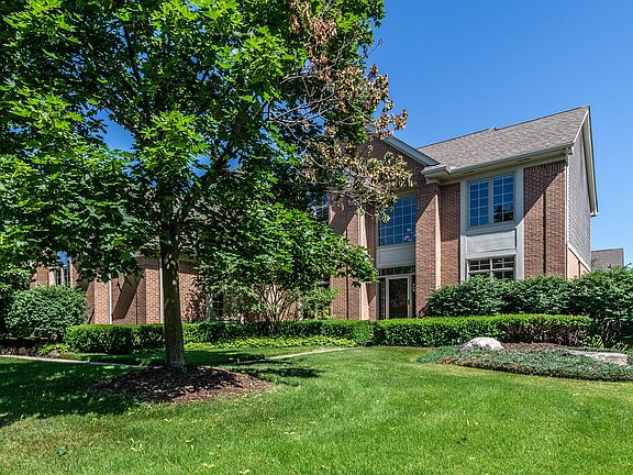 2nd image of 233 Pinehurst Dr