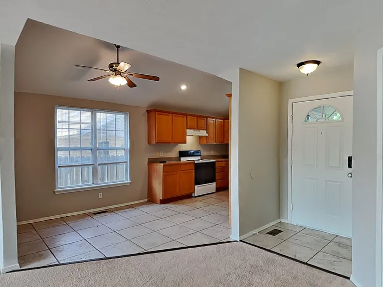 720 N Elder Ave — Photo 9