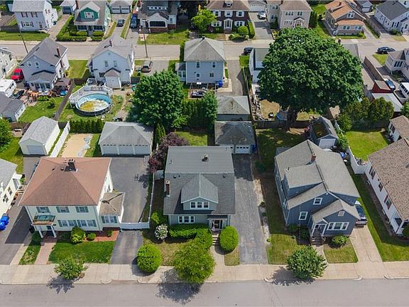 3rd image of 290 W Forest Ave