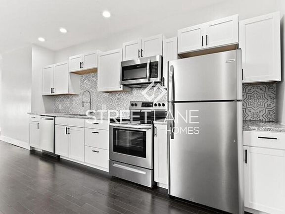 5th image of 438 S Champion Ave