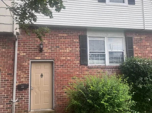 32 E Salisbury Dr, Wilmington, DE 19809