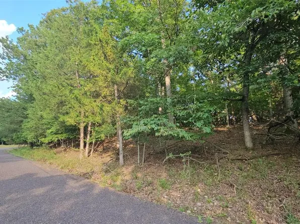 857 Village Green Dr, Marthasville, MO 63357