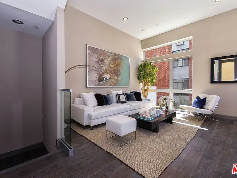 1217 Horn Ave #101 — Photo 6