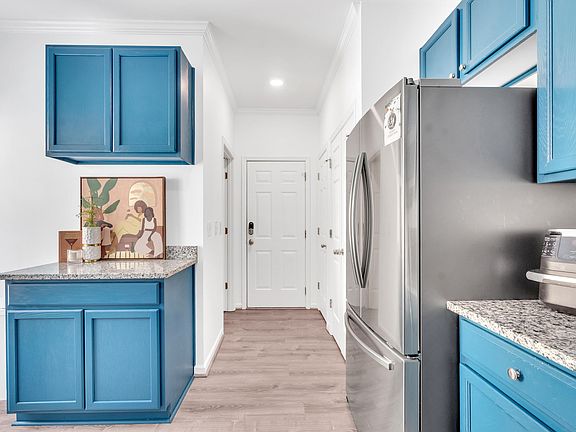 5th image of 2641 Hamlet Green Dr