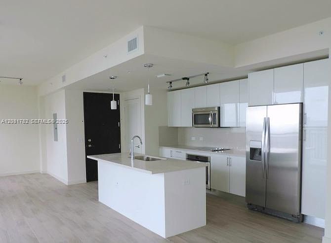 1st image of 999 SW 1st Ave APT 2503