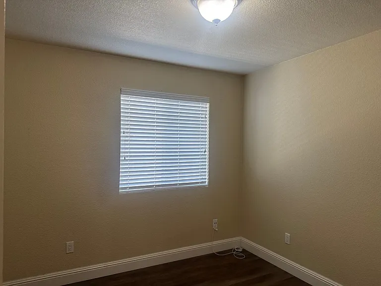 961 Celestine Cir — Photo 14