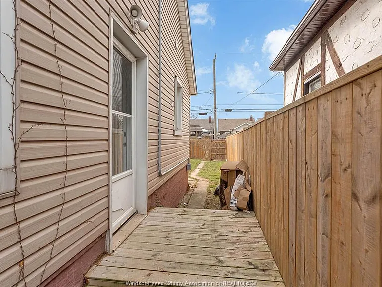 1771 Windermere Rd — Photo 5