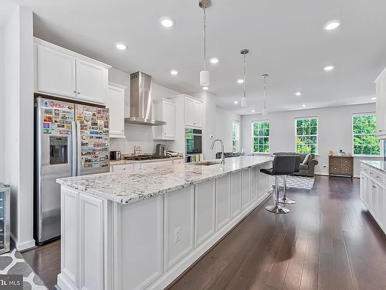 4402 Fair Lakes Ct — Photo 16