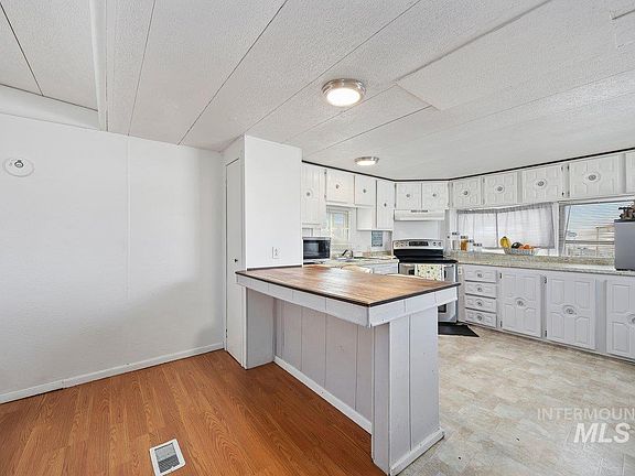 5th image of 314 W Avenue G
