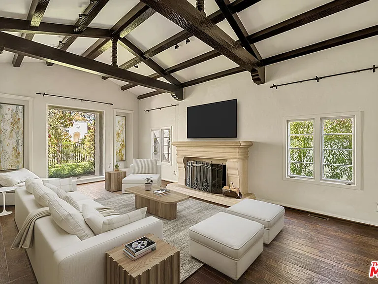 512 N Palm Dr — Photo 3
