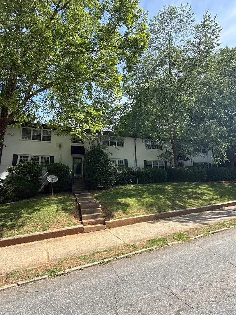 Building Photo - 401 Clifton Rd NE