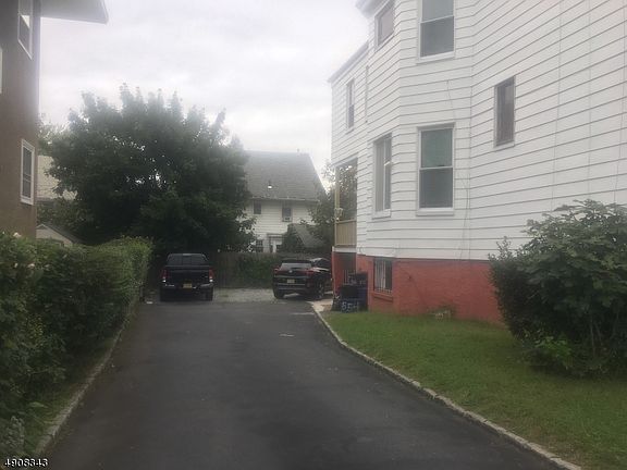 2nd image of 554-556 Highland Ave